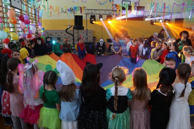 b_1024_768_0_00_images_2023_2024_WYDARZENIA_Choinka_418439286_840201771241106_4385136131676618305_n